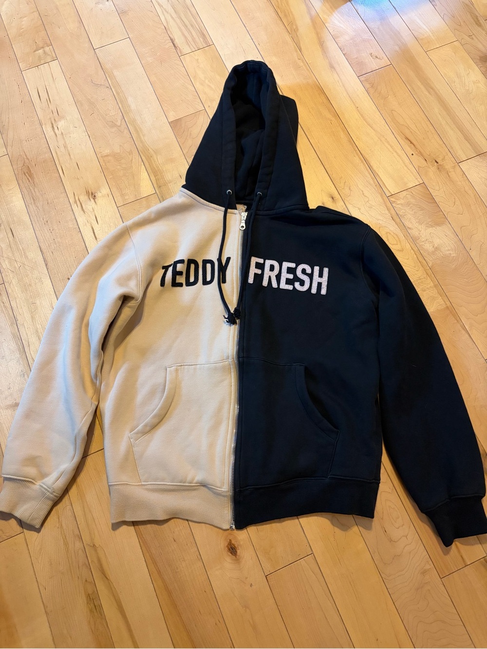 Teddy Fresh Two-Tone Colorblock Zip Hoodie Black & Cream size extra small (XS)